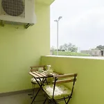 Apartment White Gardenia St