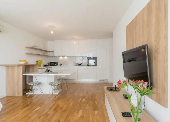 Apartment White Gardenia St