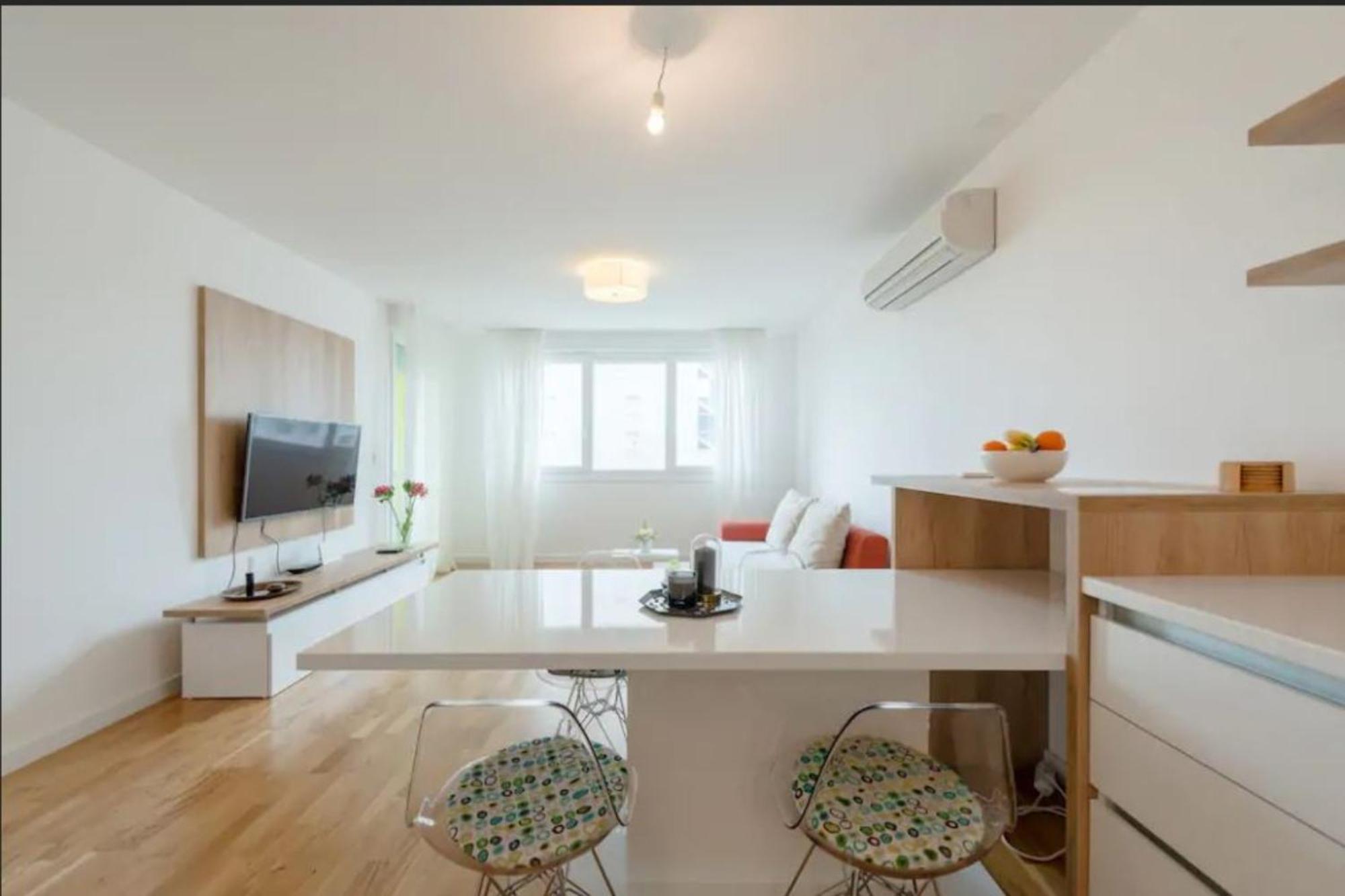 White Gardenia St Apartman *